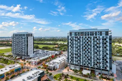 5350 NW 84th Ave #405, Doral: photo 1 of 31