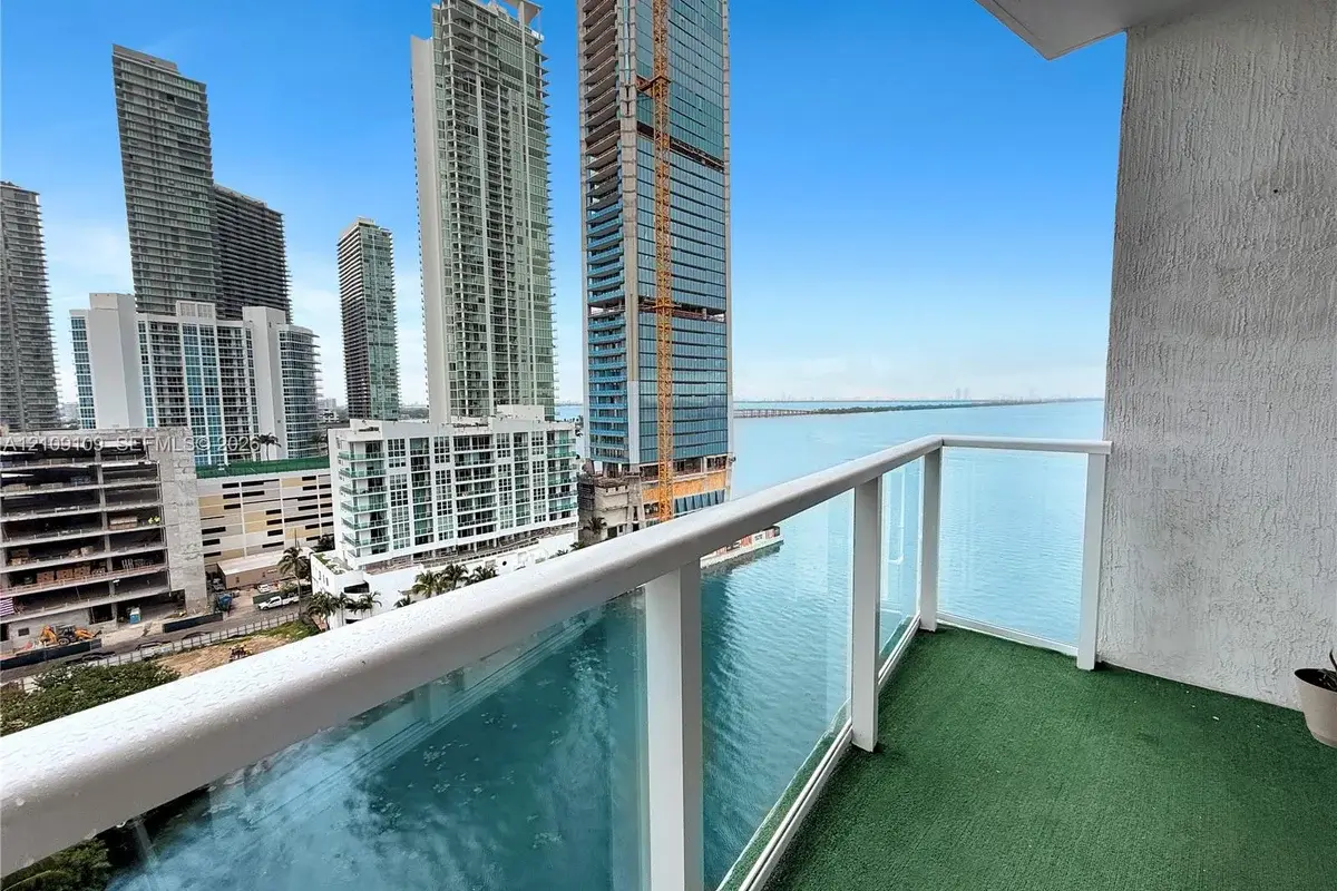 601 NE 27th St #1403, Miami: photo 1 of 18
