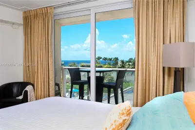 19201 Collins Ave #209, Sunny Isles Beach: photo 1 of 18