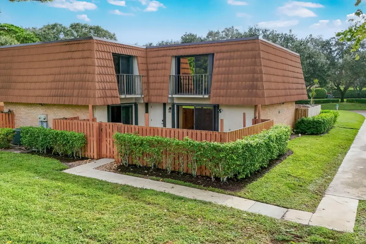 108 Heritage Way, West Palm Beach: photo 1 of 59