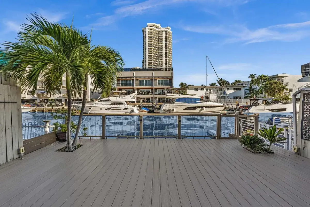 3819 NE 170th St #B-1, North Miami Beach: photo 1 of 24