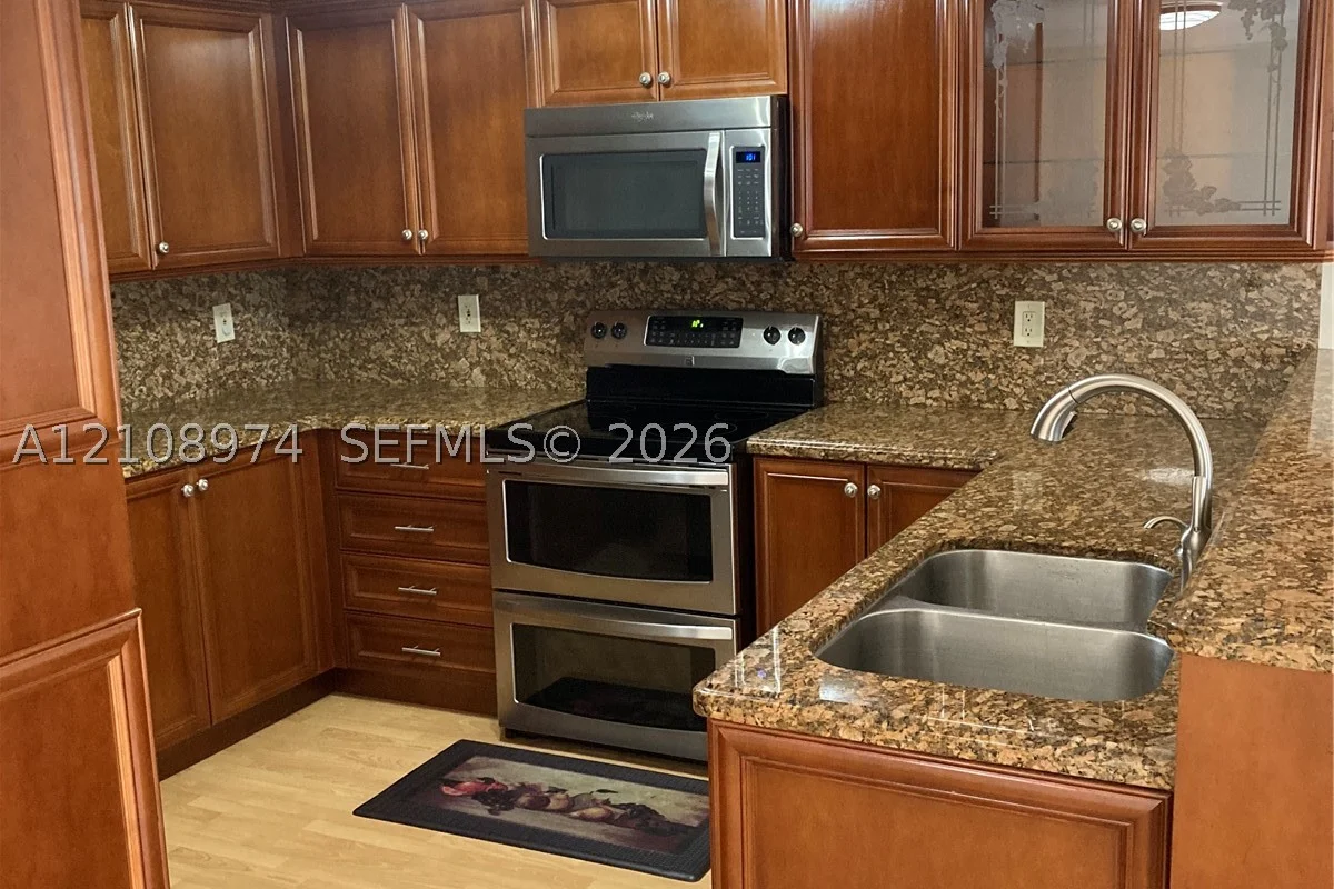 4020 Eastridge Cir, Deerfield Beach: photo 1 of 11