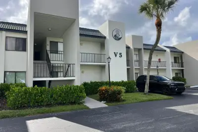 1605 S US Hwy 1 #204V5, Jupiter: photo 1 of 11