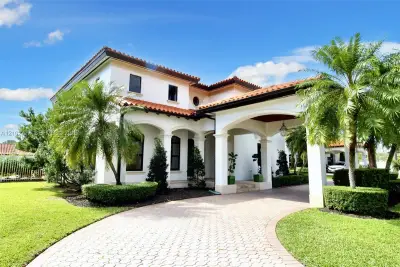 12094 NW 5th St, Miami: photo 1 of 33