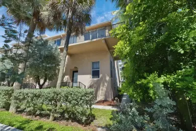 840 SE 20th Ave, Deerfield Beach: photo 1 of 41