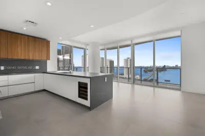 1400 Biscayne Blvd #1906, Miami: photo 1 of 66