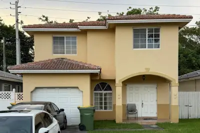 1090 SE 12th Ter, Homestead: photo 1 of 11