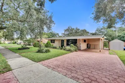 2610 NW 74th Ave, Hollywood: photo 1 of 39