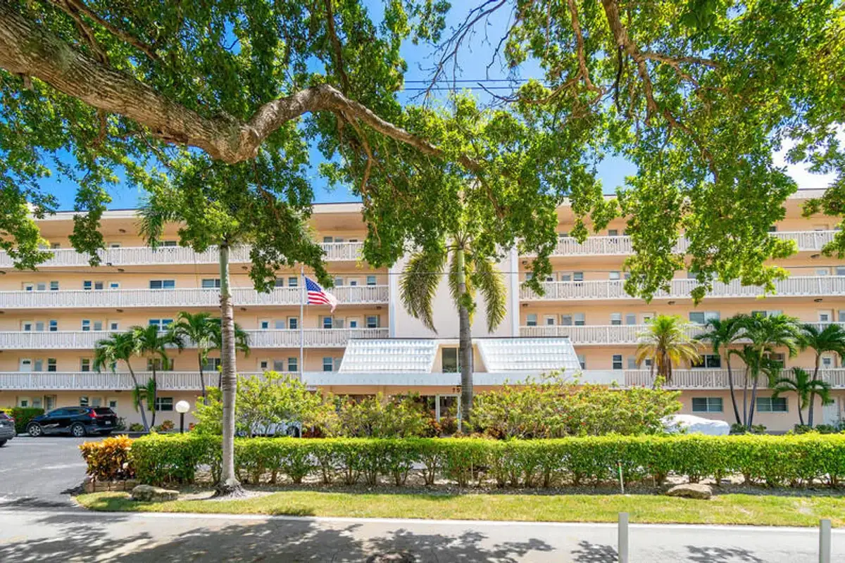 750 NE Spanish River #4100, Boca Raton: photo 1 of 10