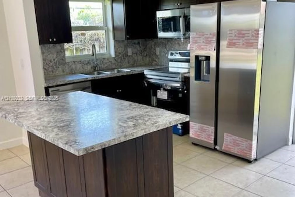 Townhouse in Miami: photo 1 of 8