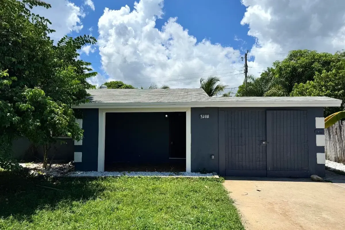 3235 Ocean Pkwy, Boynton Beach: photo 1 of 7