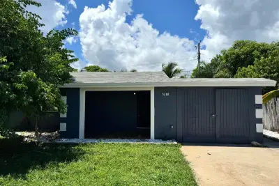 3235 Ocean Pkwy, Boynton Beach: photo 1 of 7