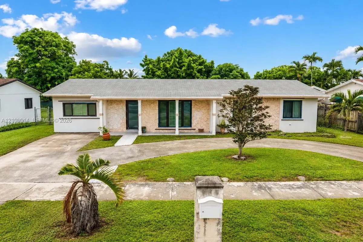 15245 SW 108th Ct, Miami: photo 1 of 31