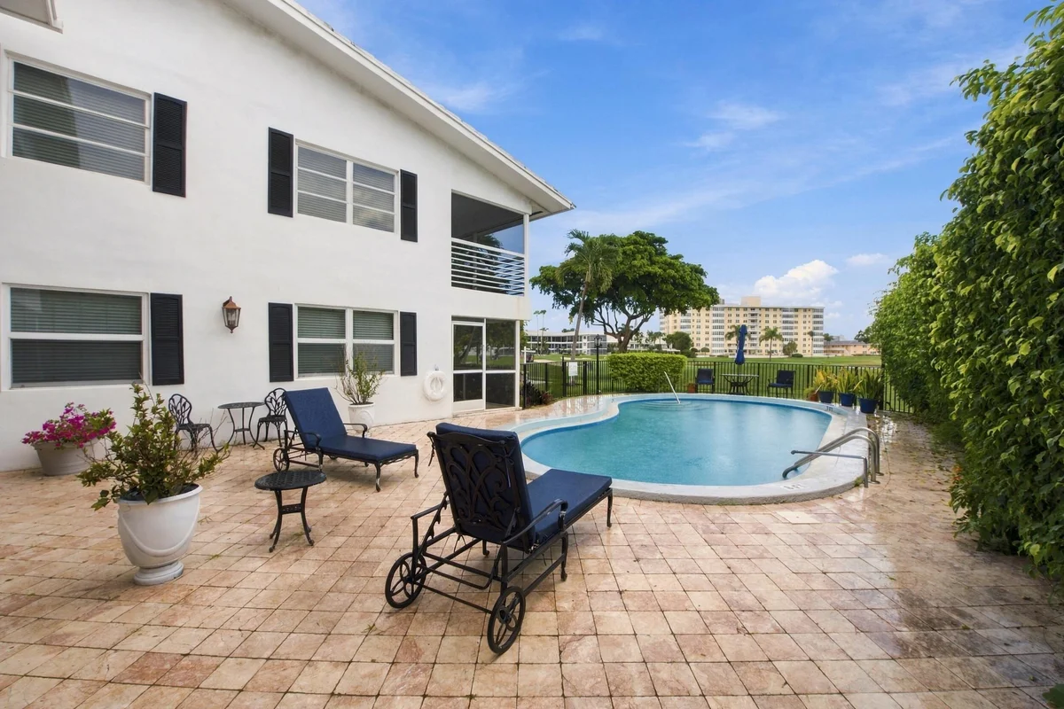 4812 NE 23rd Ave #10, Fort Lauderdale: photo 1 of 32