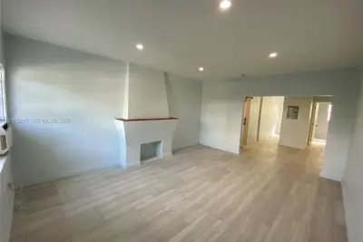 1455 Michigan Ave #4, Miami Beach: photo 1 of 13