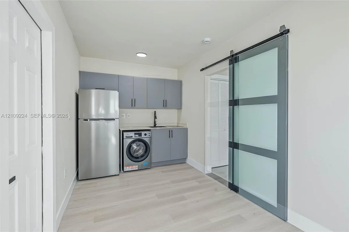 1001 NW 36th Ave #1-4, Miami: photo 1 of 41