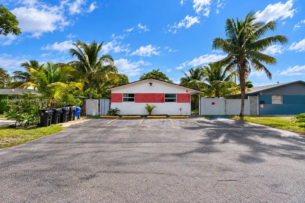 2664 SW 7th St, Fort Lauderdale: photo 1 of 60