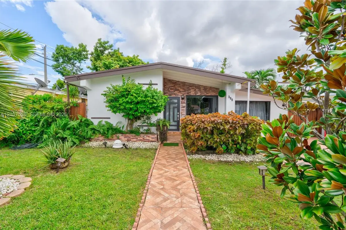 380 NE 173rd St, North Miami Beach: photo 1 of 39