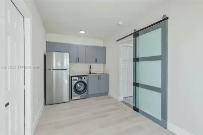1001 NW 36th Ave #5-6, Miami: photo 1 of 41