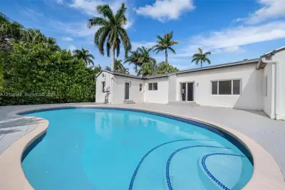 7730 Beachview Dr, North Bay Village: photo 1 of 42