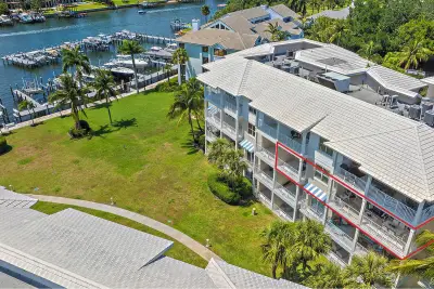 432 Bay Colony Dr N, Juno Beach: photo 1 of 24