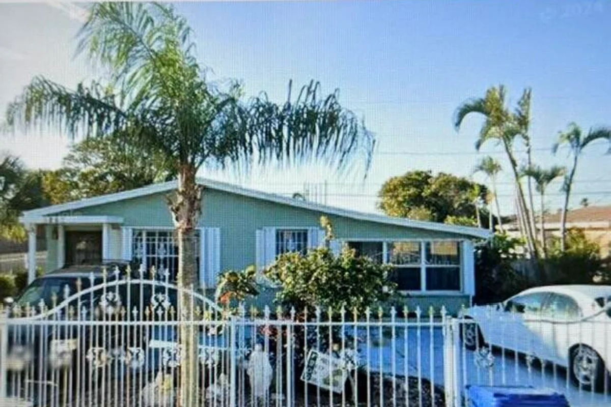 1001 W 4th St, Riviera Beach: photo 1 of 1
