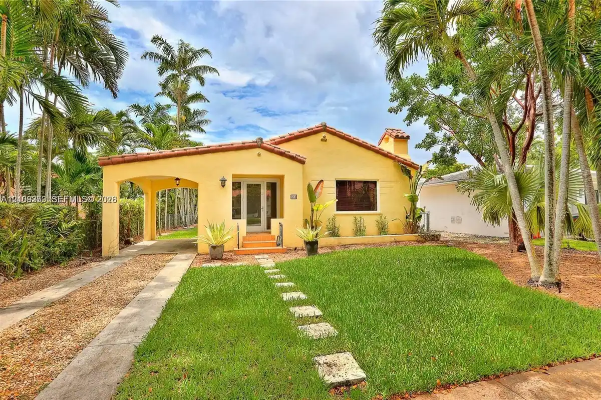 640 Zamora Ave, Coral Gables: photo 1 of 15