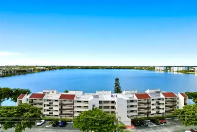 111 Lake Emerald Dr #404, Oakland Park: photo 1 of 26