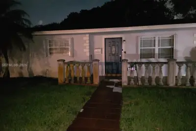 2830 NW 209th Ter, Miami Gardens: photo 1 of 7