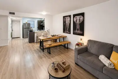 8421 Lagos De Campo Blvd #309T, Tamarac: photo 1 of 12