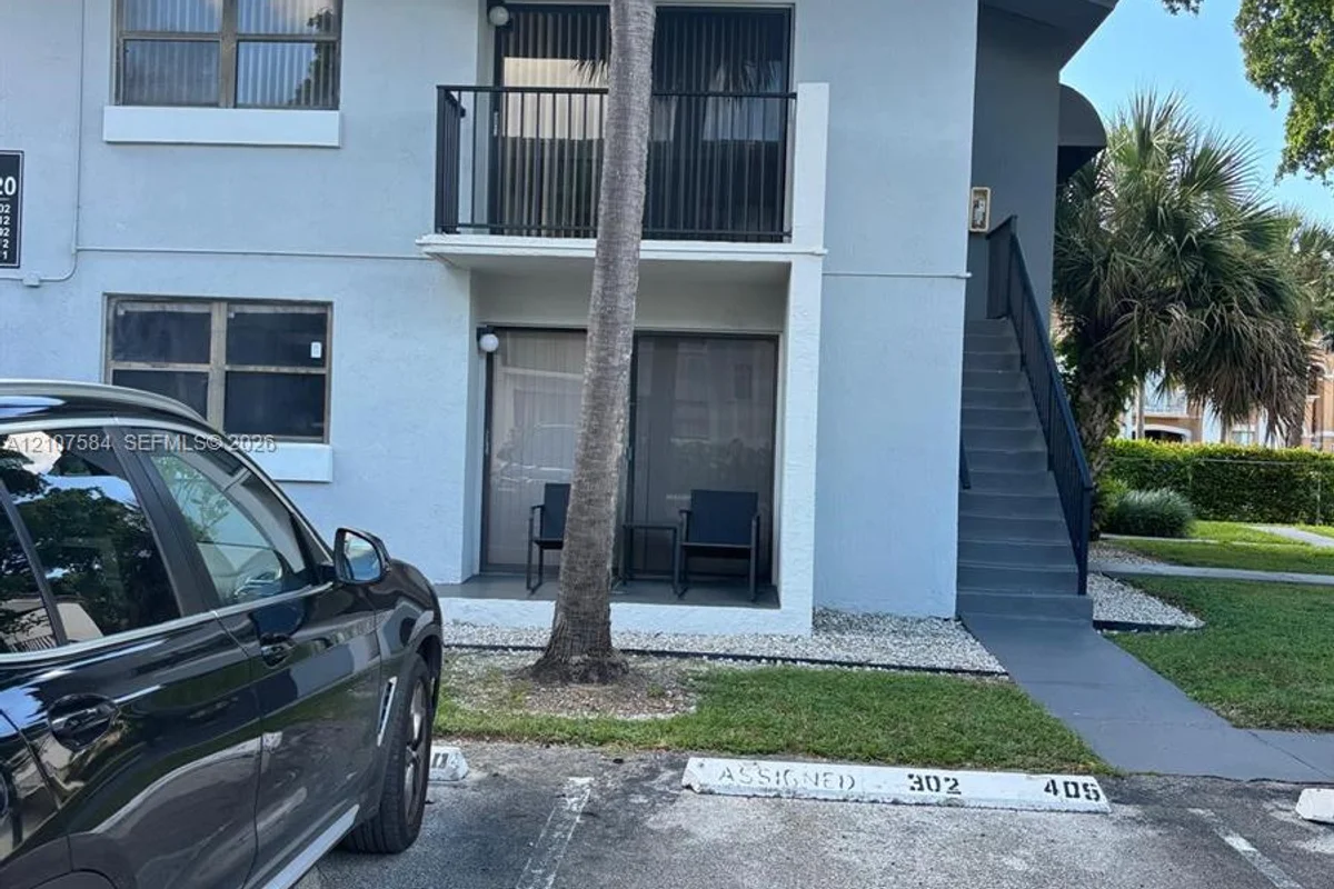 7220 NW 179th St #201, Hialeah: photo 1 of 19
