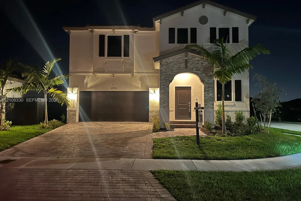 12901 SW 229th St, Miami: photo 1 of 48
