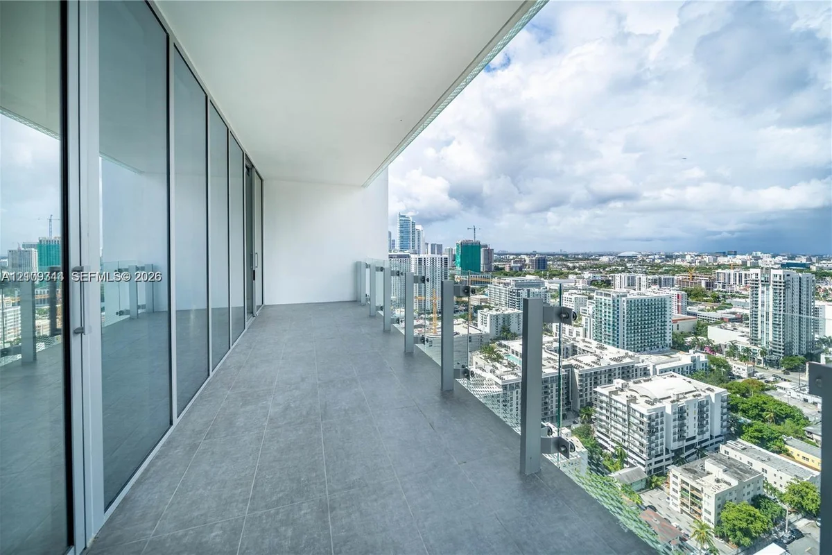 700 NE 26th Ter #3006, Miami: photo 1 of 1