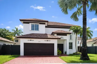1351 SW 154th Ct, Miami: photo 1 of 17
