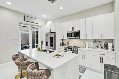 859 SW 147th Ter, Pembroke Pines: photo 1 of 46