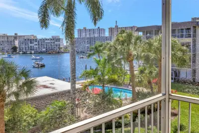 2200 Diana Dr #310, Hallandale Beach: photo 1 of 25