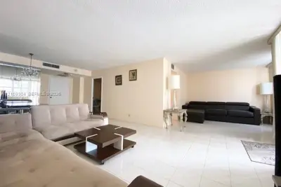 251 174th St #711, Sunny Isles Beach: photo 1 of 28