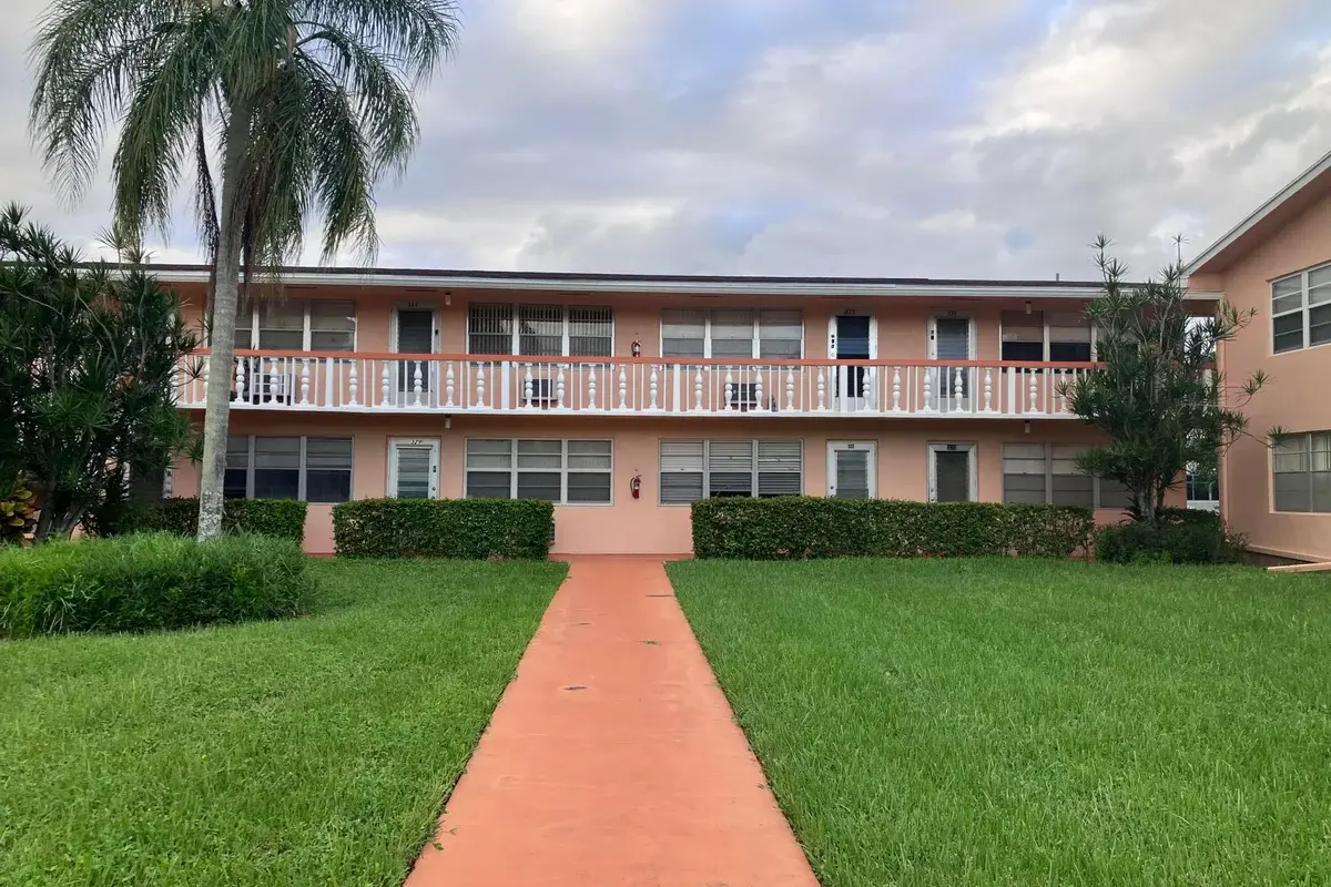 322 Sheffield N, West Palm Beach: photo 1 of 15