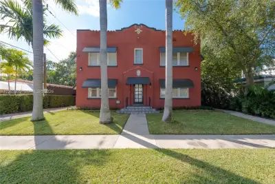 28 SW 23 Rd #2, Miami: photo 1 of 24