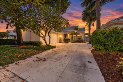 1520 Wilderness Rd, West Palm Beach: photo 1 of 54