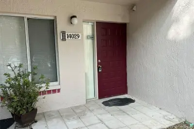 14029 SW 91st Ter, Miami: photo 1 of 34