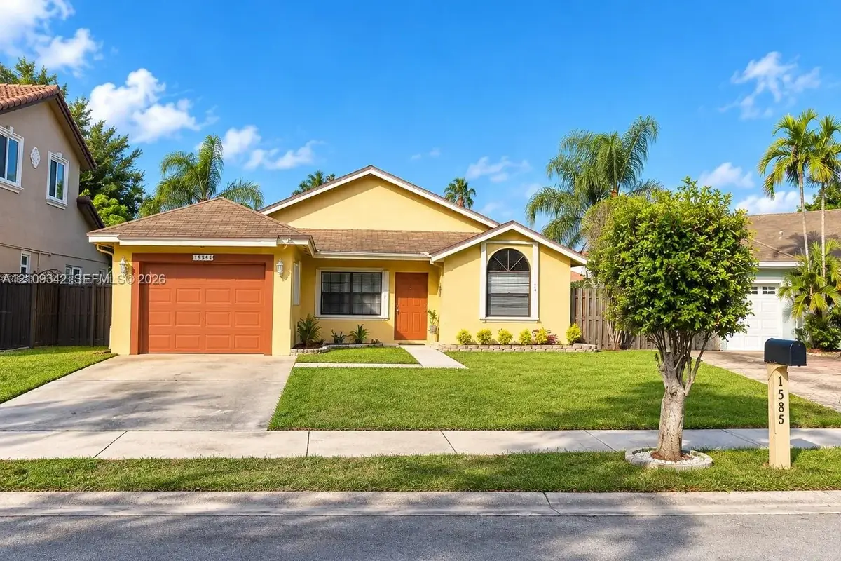 15385 SW 57th Ter, Miami: photo 1 of 19