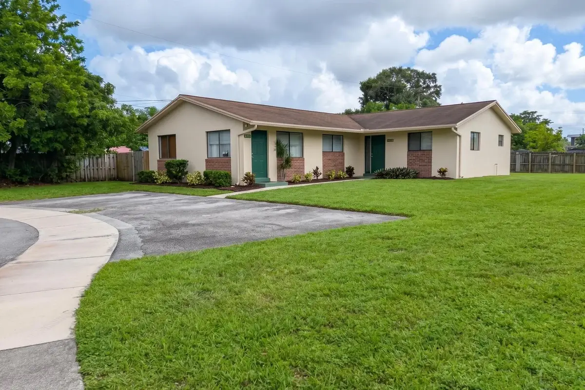 6110 SW 44th St, Davie: photo 1 of 7