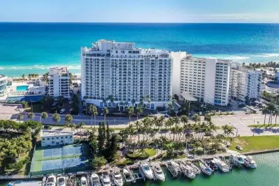5401 Collins Ave #131, Miami Beach: photo 1 of 34
