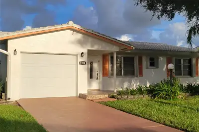 1170 NW 90th Ave, Plantation: photo 1 of 18