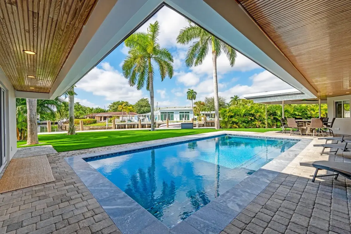 1725 NE 23rd Ave, Fort Lauderdale: photo 1 of 69