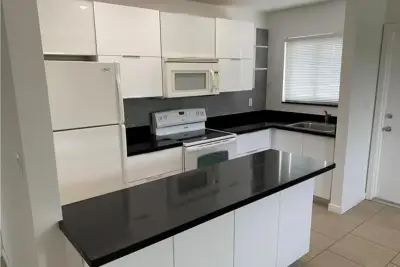 2830 NE 30th Pl #10, Fort Lauderdale: photo 1 of 7