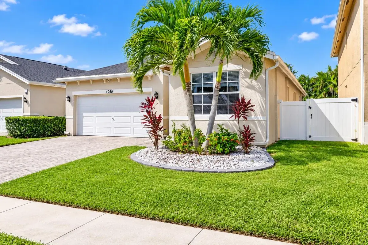 4065 Tomoka Dr, Lake Worth: photo 1 of 8