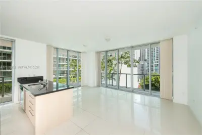 79 SW 12th St #1107-S, Miami: photo 1 of 26