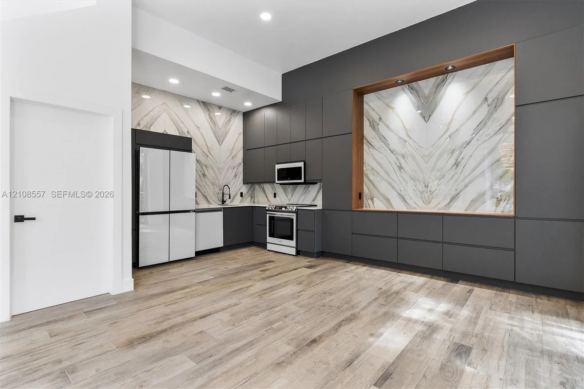361 Jefferson Ave #1, Miami Beach: photo 1 of 30